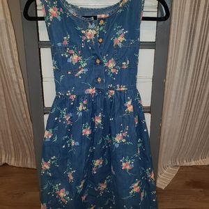 Vintage floral jean dress 🌻